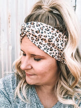 Load image into Gallery viewer, Glitter Cheetah Twist Wrap